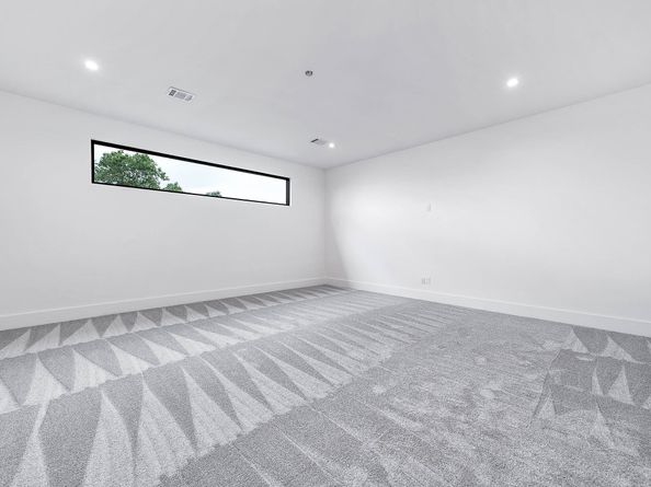 207 W 33rd Street, Houston TX 77018