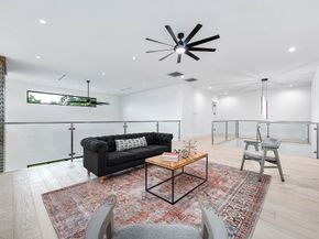 207 W 33rd Street, Houston TX 77018