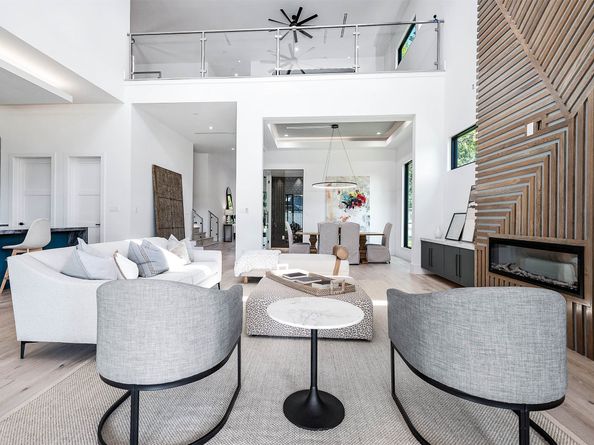 207 W 33rd Street, Houston TX 77018