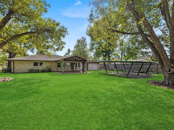 5522 Chantilly Lane, Houston TX 77092