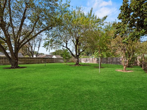 5522 Chantilly Lane, Houston TX 77092