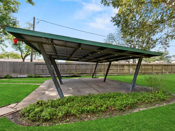 5522 Chantilly Lane, Houston TX 77092