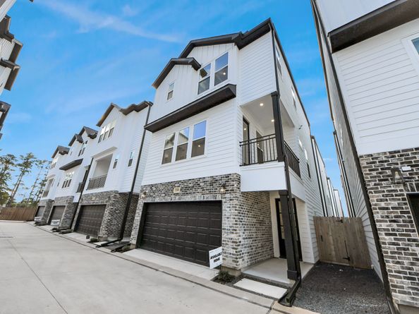 723 Marcella Street B, Houston TX 77091