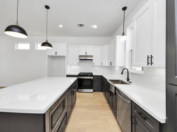 723 Marcella Street B, Houston TX 77091