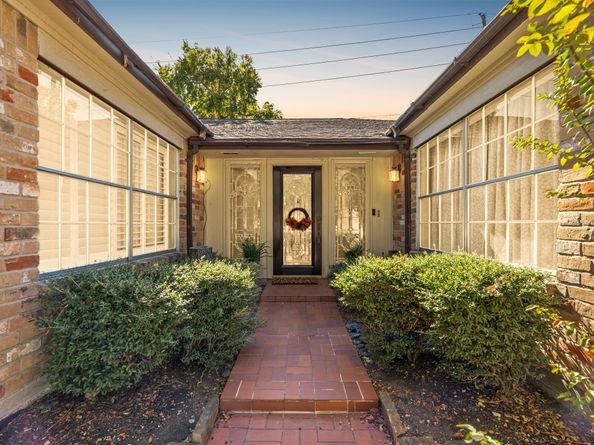 12800 Briar Forest Drive 126, Houston TX 77077