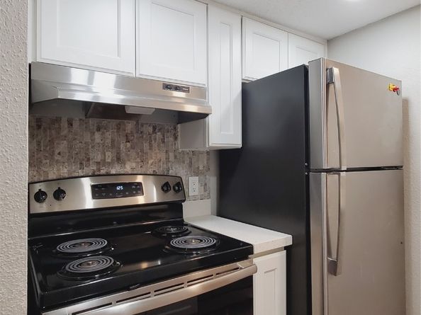 3768 Tanglewilde Street J5, Houston TX 77063