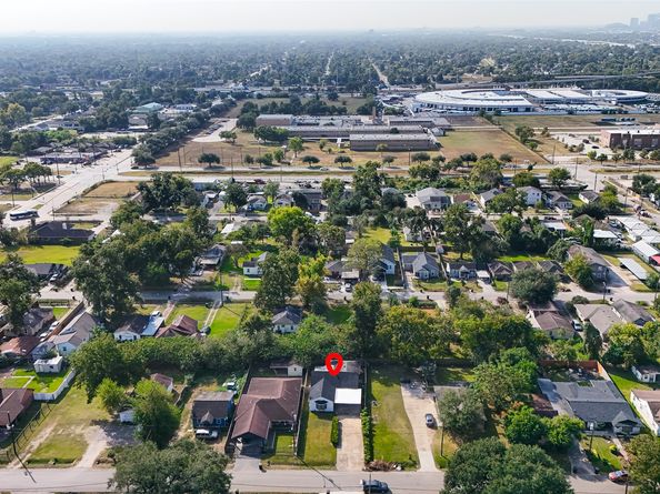 4034 Caplin Street, Houston TX 77026