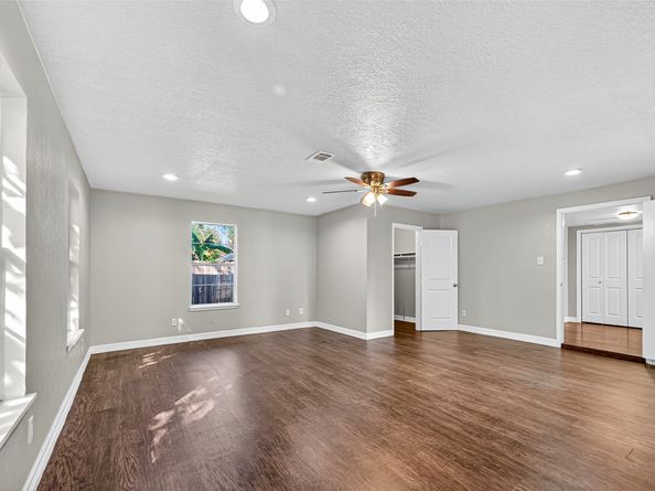 4034 Caplin Street, Houston TX 77026