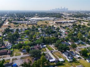4034 Caplin Street, Houston TX 77026