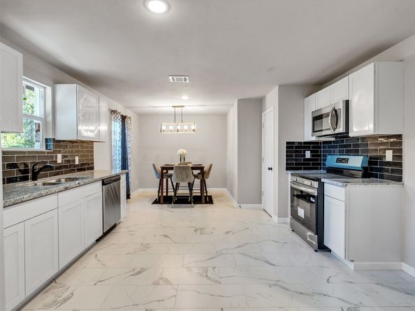 15123 Kaler Road, Houston TX 77060