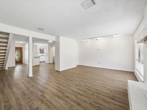 1323 Reddleshire Lane 1323, Houston TX 77043