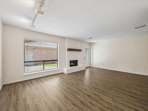 1323 Reddleshire Lane 1323, Houston TX 77043