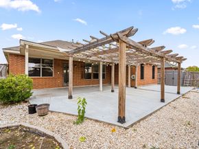 2010 Lincoln Crest Way, Sugar Land TX 77498