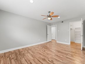 13346 Trail Hollow Drive 3346, Houston TX 77079