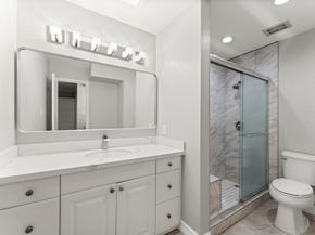 13346 Trail Hollow Drive 3346, Houston TX 77079