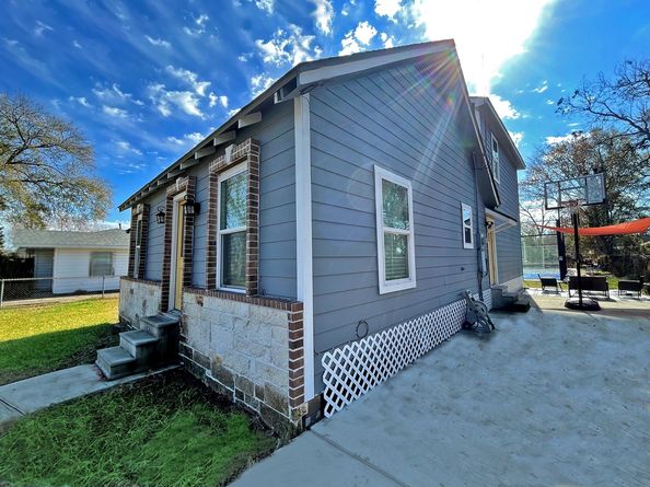 720 Caperton Street, Houston TX 77022