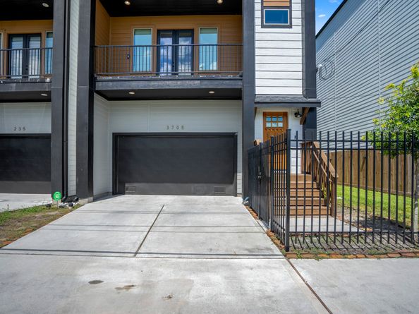3705 Cortlandt Street, Houston TX 77018