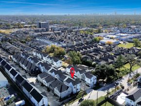 8918 Sunshine Laverne Lane, Houston TX 77080