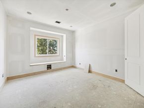 1614 Woodcrest Drive, Houston TX 77018