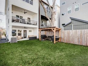 1307 E 27th Street A, Houston TX 77009