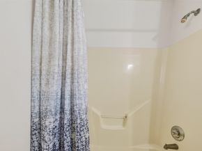 9927 Glenkirk Drive, Houston TX 77089