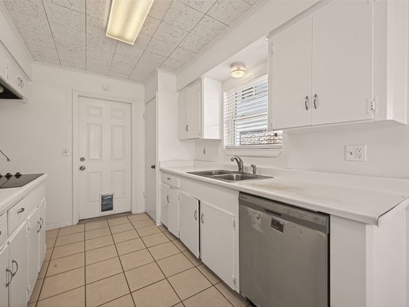 6030 Benning Drive, Houston TX 77096