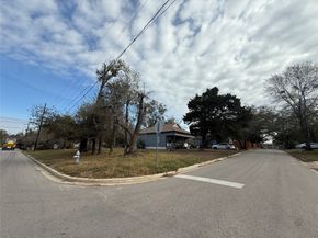 412 Waco Street, Conroe TX 77301