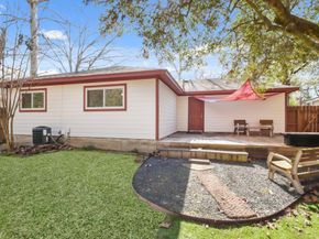 35 N Wavy Oak Circle, The Woodlands TX 77381