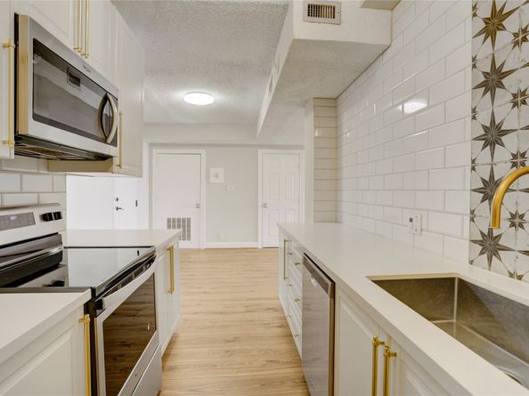 1400 Hermann Drive 15D, Houston TX 77004