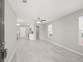 618 Hoffman Street, Houston TX 77020