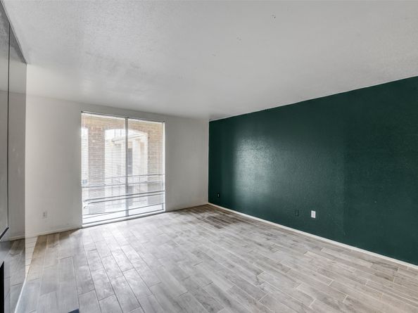 4643 Wild Indigo Street 414, Houston TX 77027