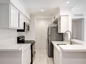 1601 S Shepherd Drive 224, Houston TX 77019