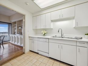 2001 Holcombe Boulevard 504, Houston TX 77030