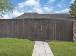 12040 Mighty Oak Drive, Houston TX 77066