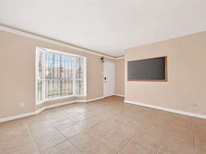 9350 Country Creek Dr 1, Houston TX 77036