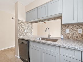 9350 Country Creek Dr 1, Houston TX 77036