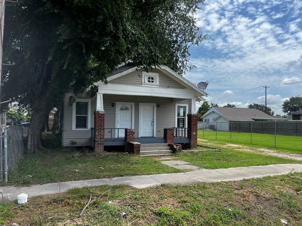 6015 Brady Street, Houston TX 77011