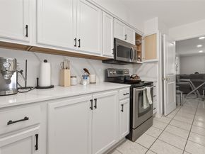 8478 Ariel St 61, Houston TX 77074