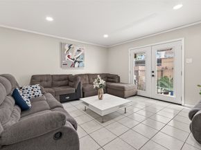 8478 Ariel St 61, Houston TX 77074