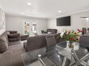 8478 Ariel St 61, Houston TX 77074