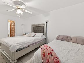 8478 Ariel St 61, Houston TX 77074