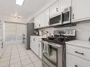 8478 Ariel St 61, Houston TX 77074