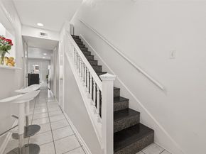 8478 Ariel St 61, Houston TX 77074