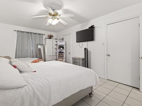 8478 Ariel St 61, Houston TX 77074