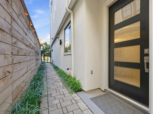 2114 Mcduffie Street, Houston TX 77019