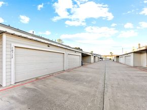 10715 Sandpiper Drive, Houston TX 77096