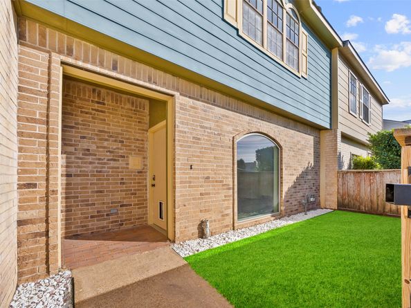 10715 Sandpiper Drive, Houston TX 77096