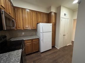 2213 S Braeswood Boulevard 12B, Houston TX 77030