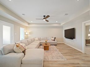 911 W 35th Street C, Houston TX 77018