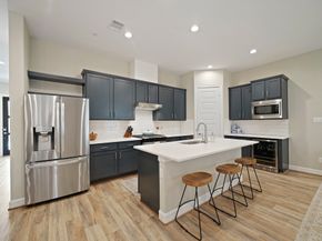911 W 35th Street C, Houston TX 77018